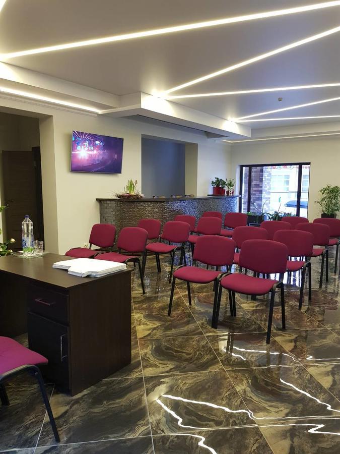 Grad Hotel Ashmyany Extérieur photo